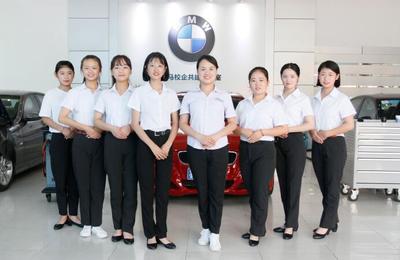 00后女生學汽修 打破性別刻板印象，99%汽車企業青睞的新趨勢