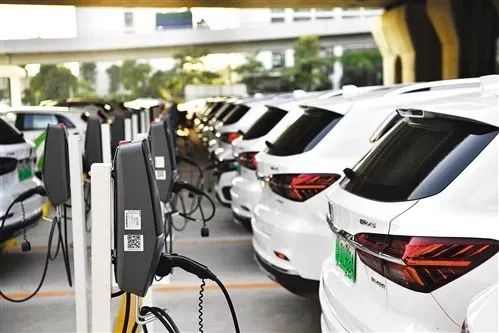 新能源汽車銷量斷崖式下滑引關注，專家預測明年政策將促行業回暖